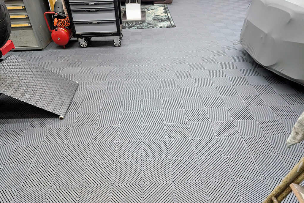 6 Carreaux De Sol Garage PVC Gris - 35x24 Cm - Antidérapants - À Clipser